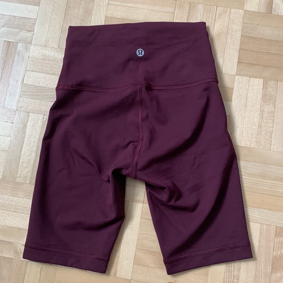 Wunder Train Short 8" | Lululemon | size 2 | Cassis |Excellent condition - Picture 3 of 8